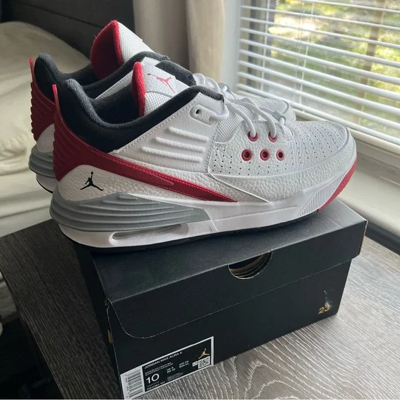 JORDAN Max Aura 5 White/Black Varsity Red Men’s SIZE 10 NIB - Picture 3 of 7